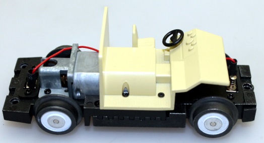 Chassis with Motor - Vans - White Hubcaps (O Scale E-Z Street)